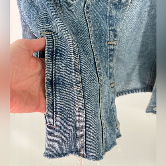 Blank NYC Traffic Jam Light Wash Raw Hem Denim Jacket Frayed M Medium - Picture 8 of 10